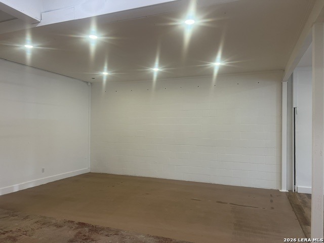 1109 S Main Property Photo 4