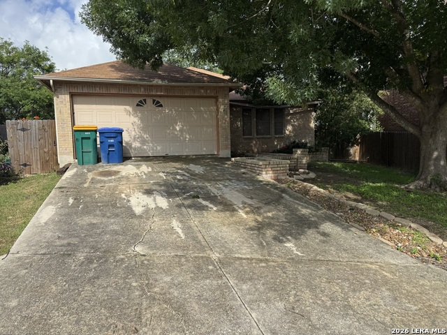 8003 Chestnut Manor Dr Property Photo 2