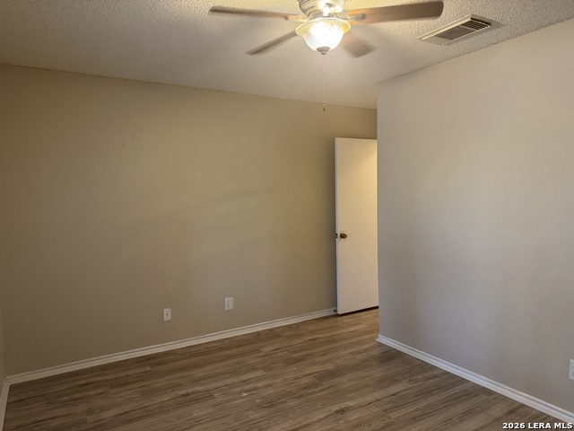 8003 Chestnut Manor Dr Property Photo 7