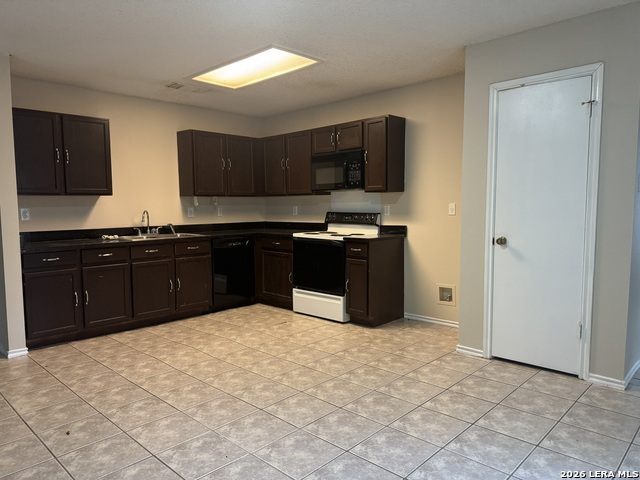 8003 Chestnut Manor Dr Property Photo 14