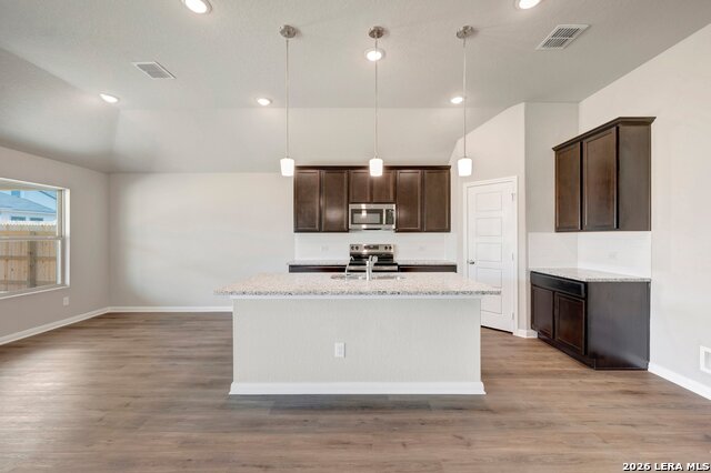 1032 Eagle Crossing Property Photo 2