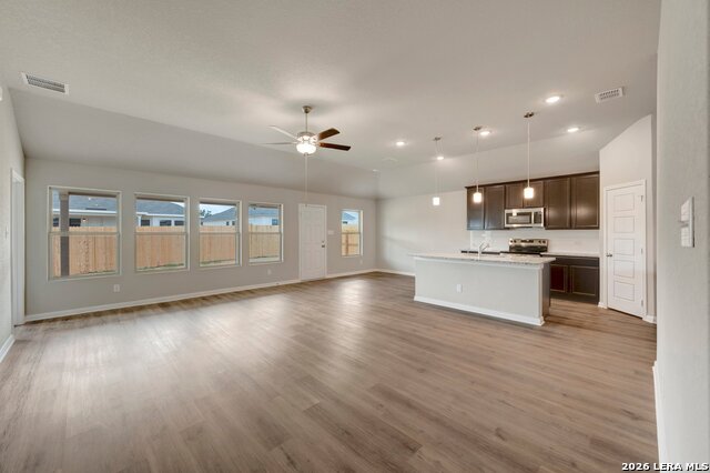 1032 Eagle Crossing Property Photo 9