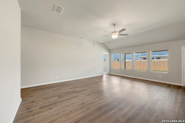 1032 Eagle Crossing Property Photo 11