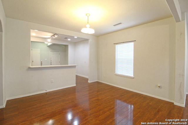 728 E Myrtle St Property Photo 4