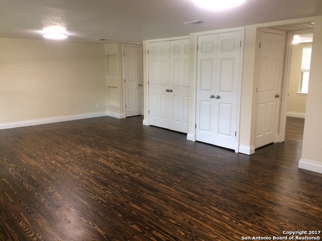 10515 Hillbrook Property Photo 4