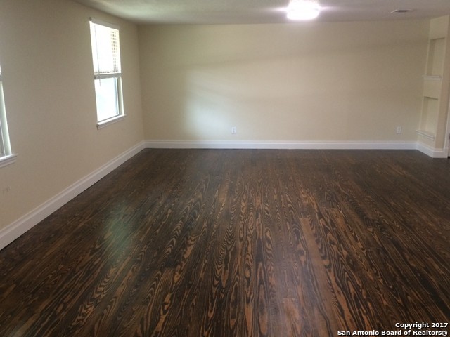 10515 Hillbrook Property Photo 5