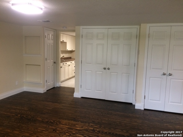 10515 Hillbrook Property Photo 6