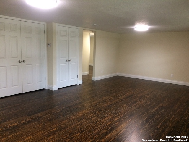 10515 Hillbrook Property Photo 7