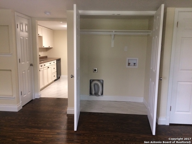 10515 Hillbrook Property Photo 8