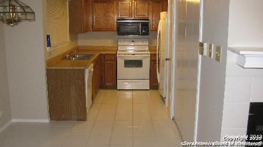 7403 Gallery Rdg Property Photo 2
