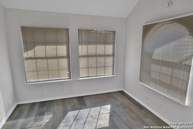215 Birchwood Dr Property Photo 2
