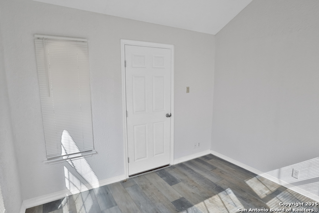 215 Birchwood Dr Property Photo 3