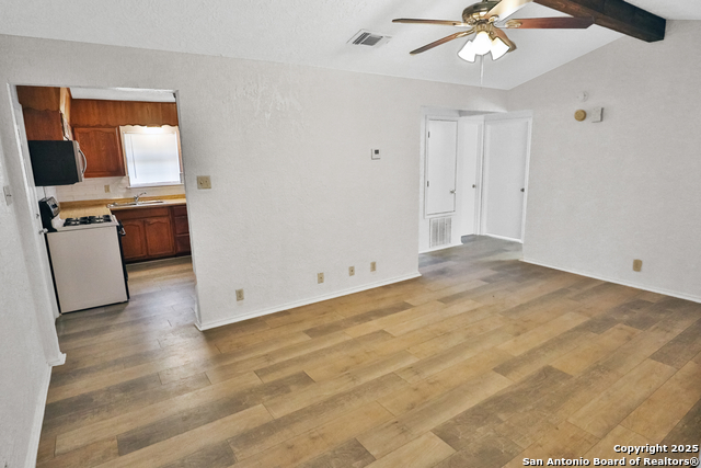 215 Birchwood Dr Property Photo 5