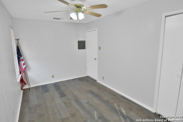 215 Birchwood Dr Property Photo 9