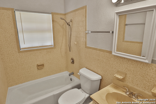 215 Birchwood Dr Property Photo 12