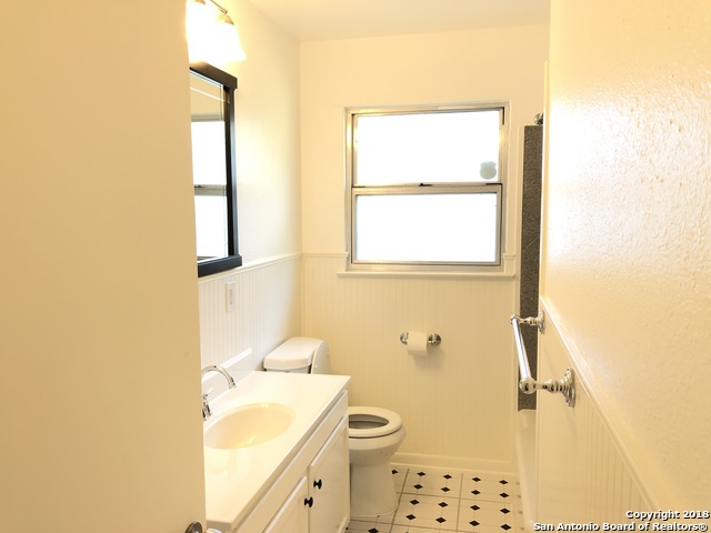210 Laddie Pl Property Photo 10