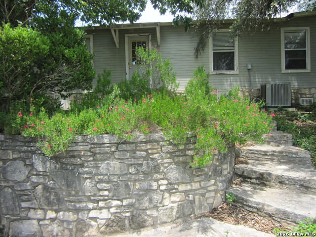 2131 Forest Trail Property Photo 1