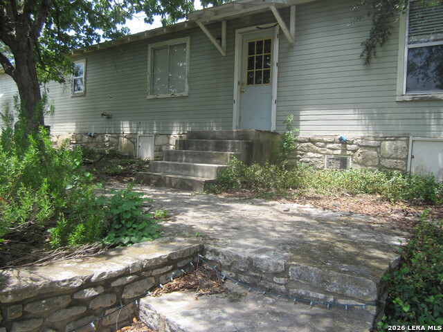2131 Forest Trail Property Photo 2