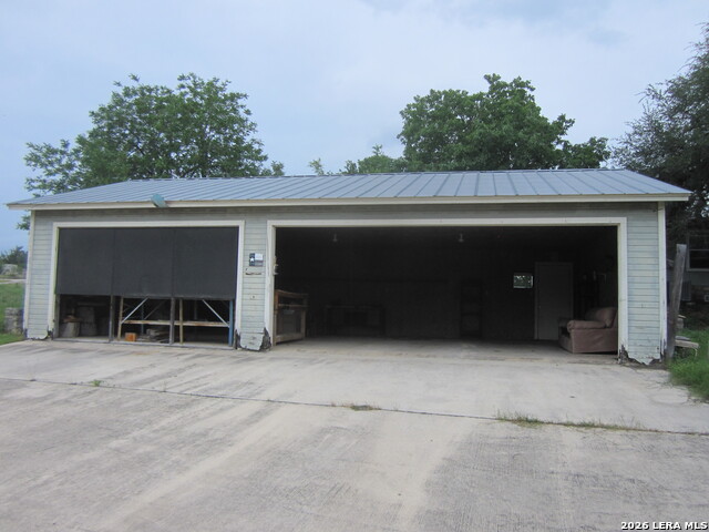 2131 Forest Trail Property Photo 3