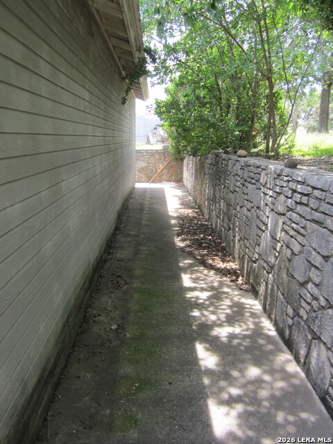 2131 Forest Trail Property Photo 4
