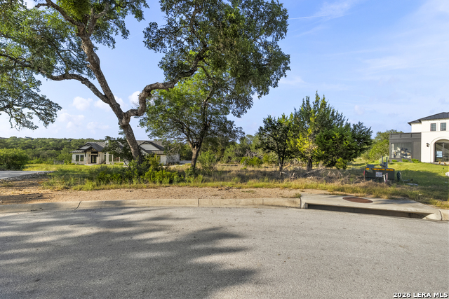 9 Ledgestone Trl Property Photo 4