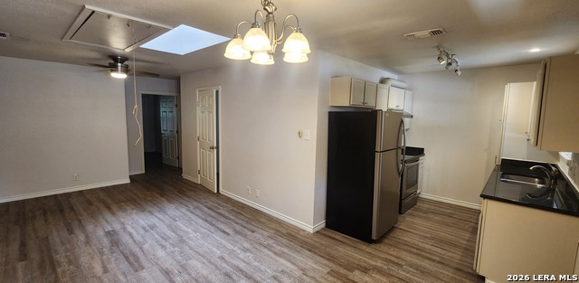 215 Eleanor Ave Property Photo 10
