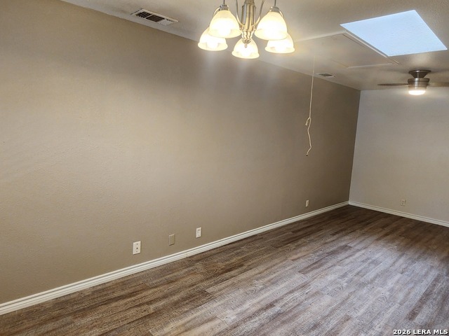 215 Eleanor Ave Property Photo 17