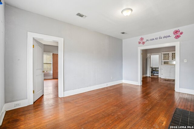 821 E Quincy St Property Photo 6