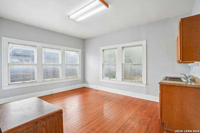 821 E Quincy St Property Photo 8