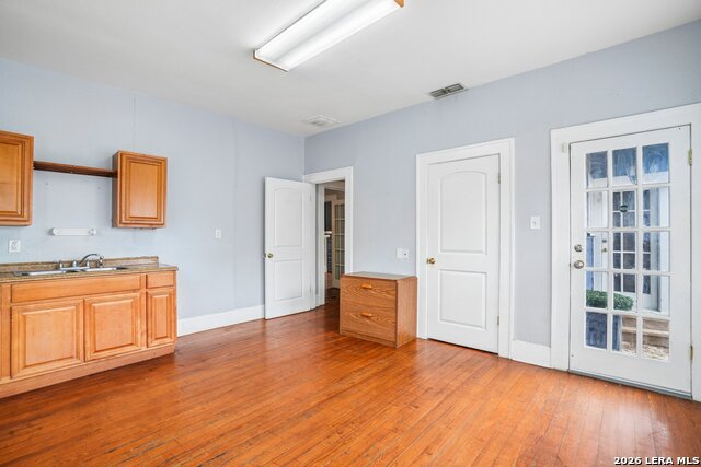 821 E Quincy St Property Photo 9