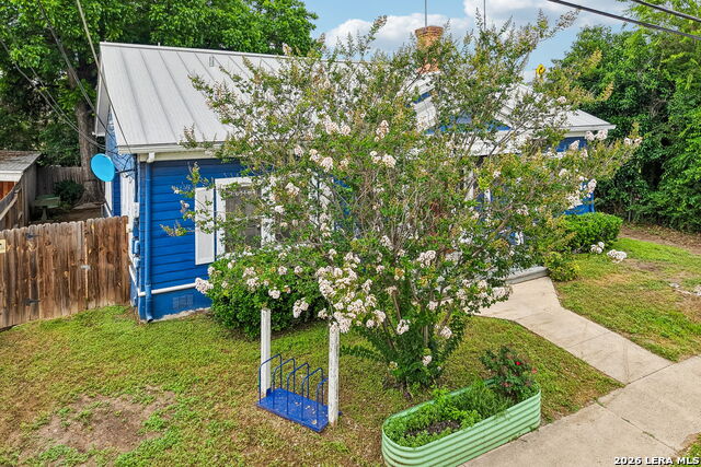 821 E Quincy St Property Photo 32