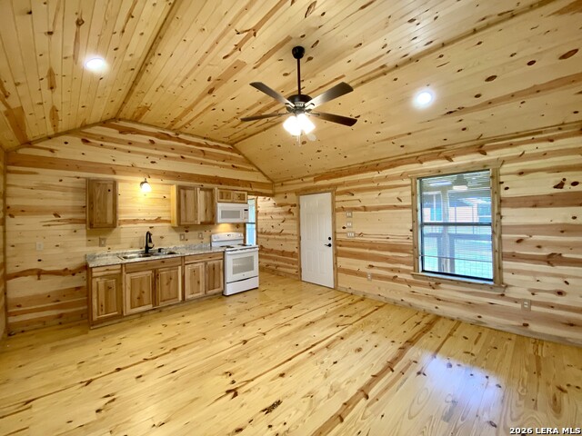 624 Deer Creek W Property Photo 25