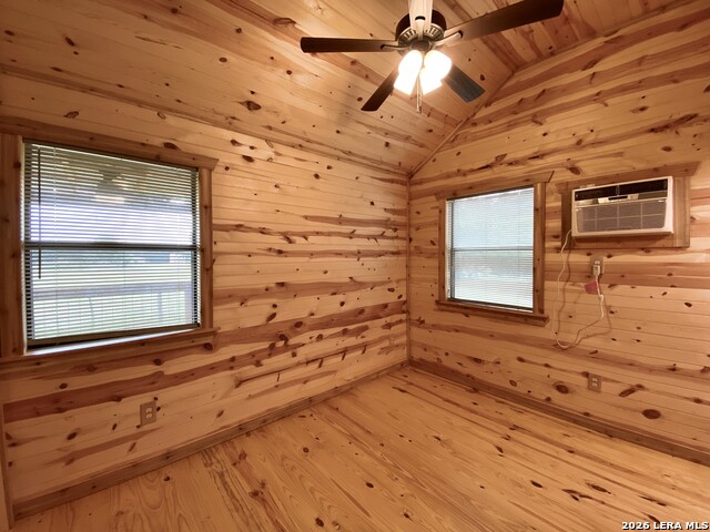 624 Deer Creek W Property Photo 32