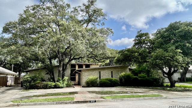 3727 Twisted Oaks Dr Property Photo 1