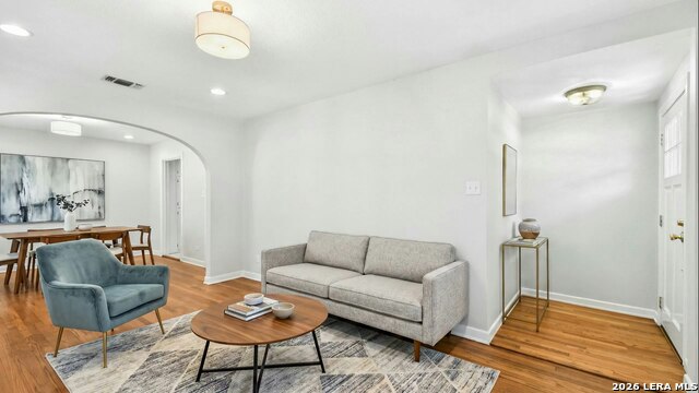 265 E Oakview Pl Property Photo 3