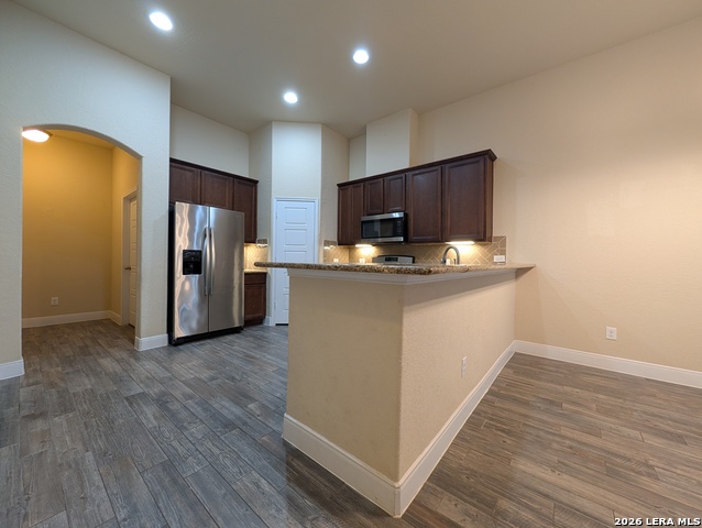 1243 Old Fm 306 Property Photo 4