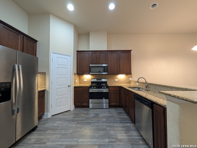 1243 Old Fm 306 Property Photo 7