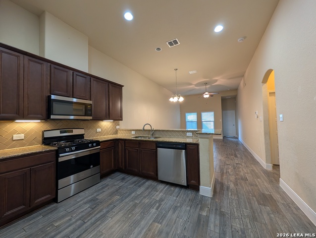 1243 Old Fm 306 Property Photo 12