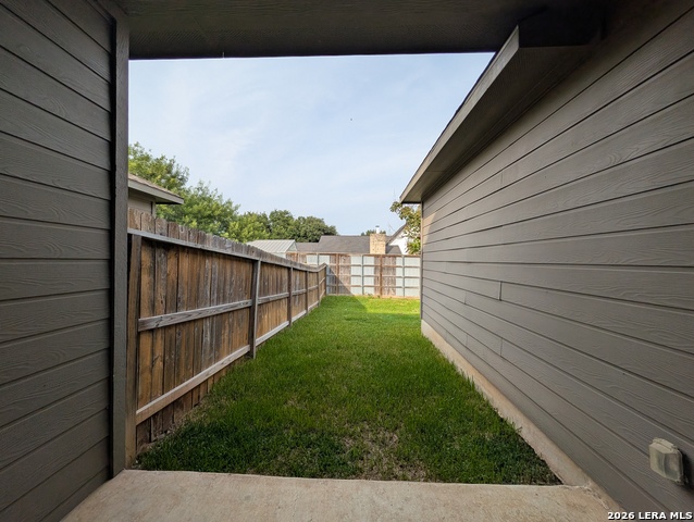 1243 Old Fm 306 Property Photo 21