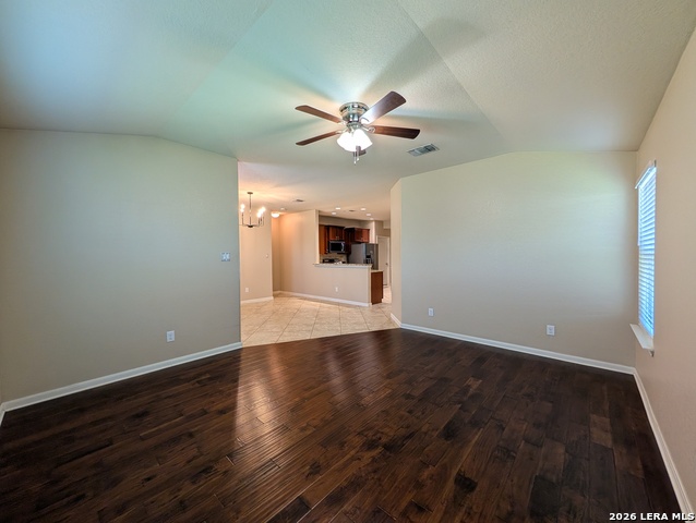 1337 Lauren St Property Photo 12