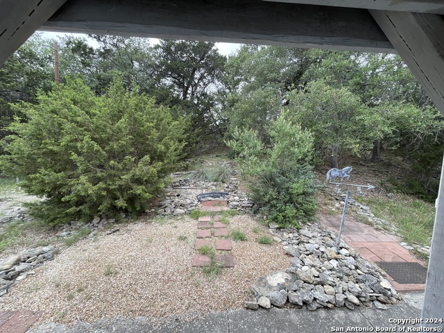 1061 Spring Branch Rd Property Photo 7