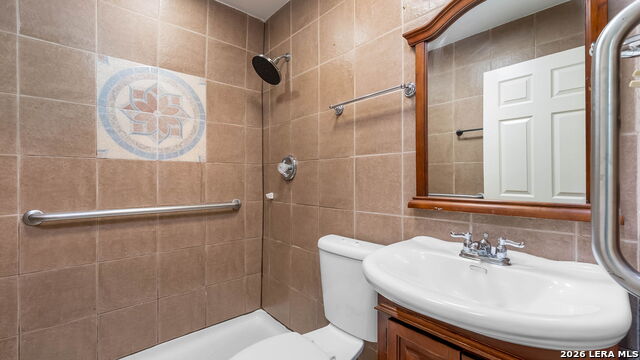 923 Whitman Property Photo 7