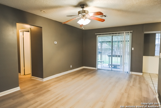 209 Royal Dr Property Photo 4