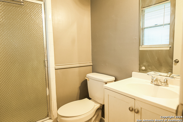209 Royal Dr Property Photo 12