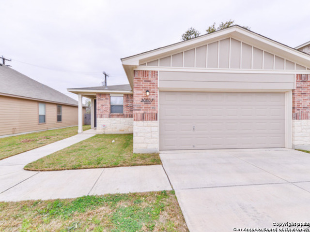 20807 Coral Spur Property Photo 3