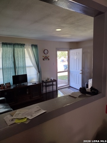 350 Pilgrim Dr Property Photo 6