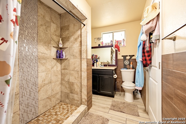 472 County Road 6723 Property Photo 9