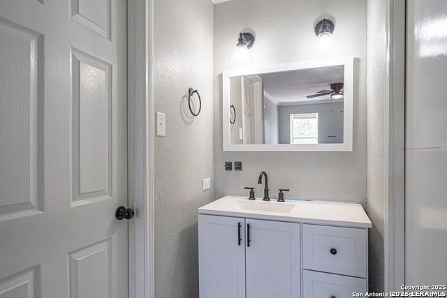 4515 Golf View Dr Property Photo 2