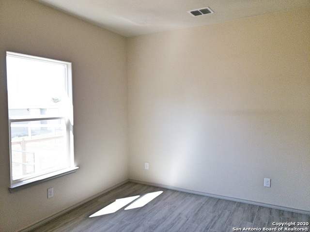 208 Crestview Ln Property Photo 6