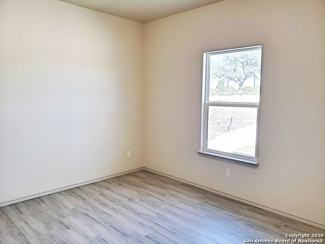 208 Crestview Ln Property Photo 7